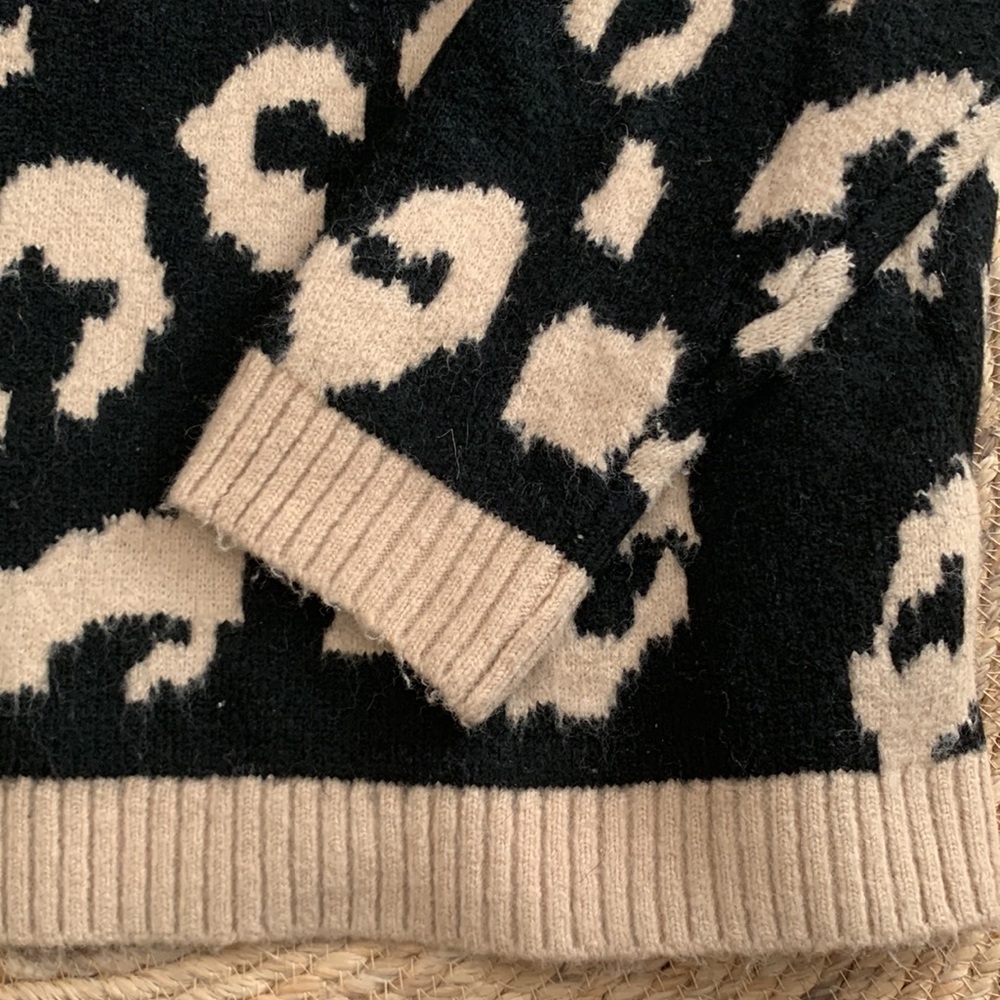 Sweater - Picture 3 of 4